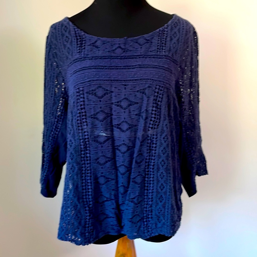 Lacy navy top